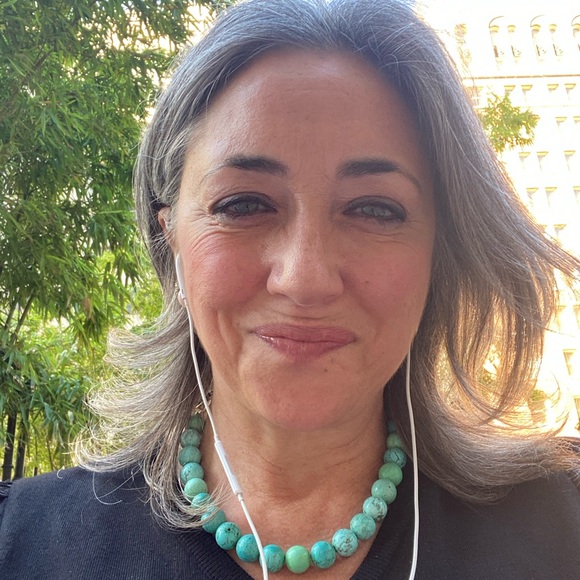 Meet your Posher, Beth - Picture 1 of 1